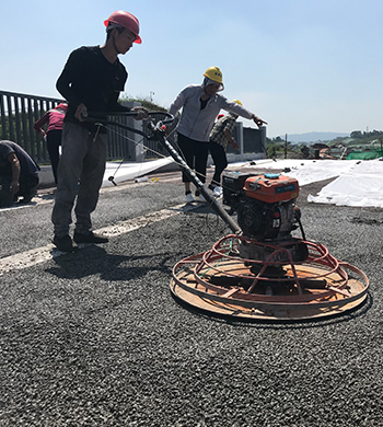 成都科學(xué)城南路彩色透水混凝土地坪項(xiàng)目